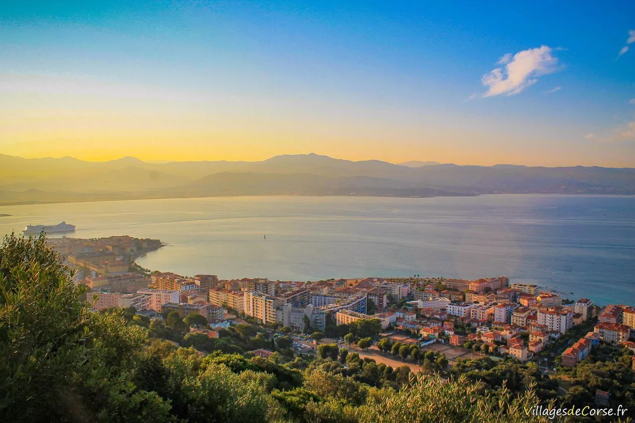 Panoramic view over the Bay of Ajaccio from the ridge trail in the Bois des Anglais